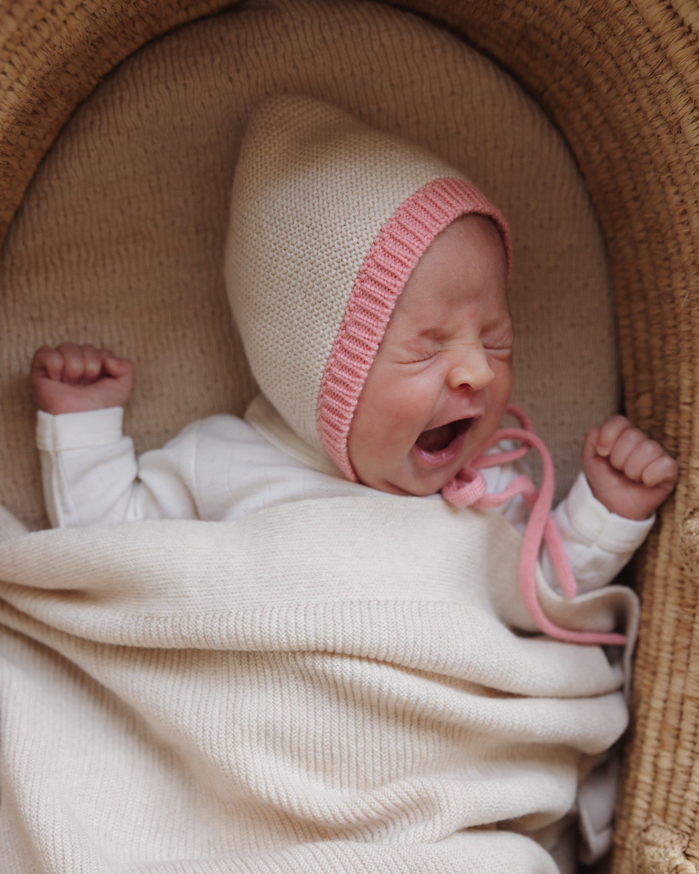 Merino Wool Bonnet - cream /bubblegum 