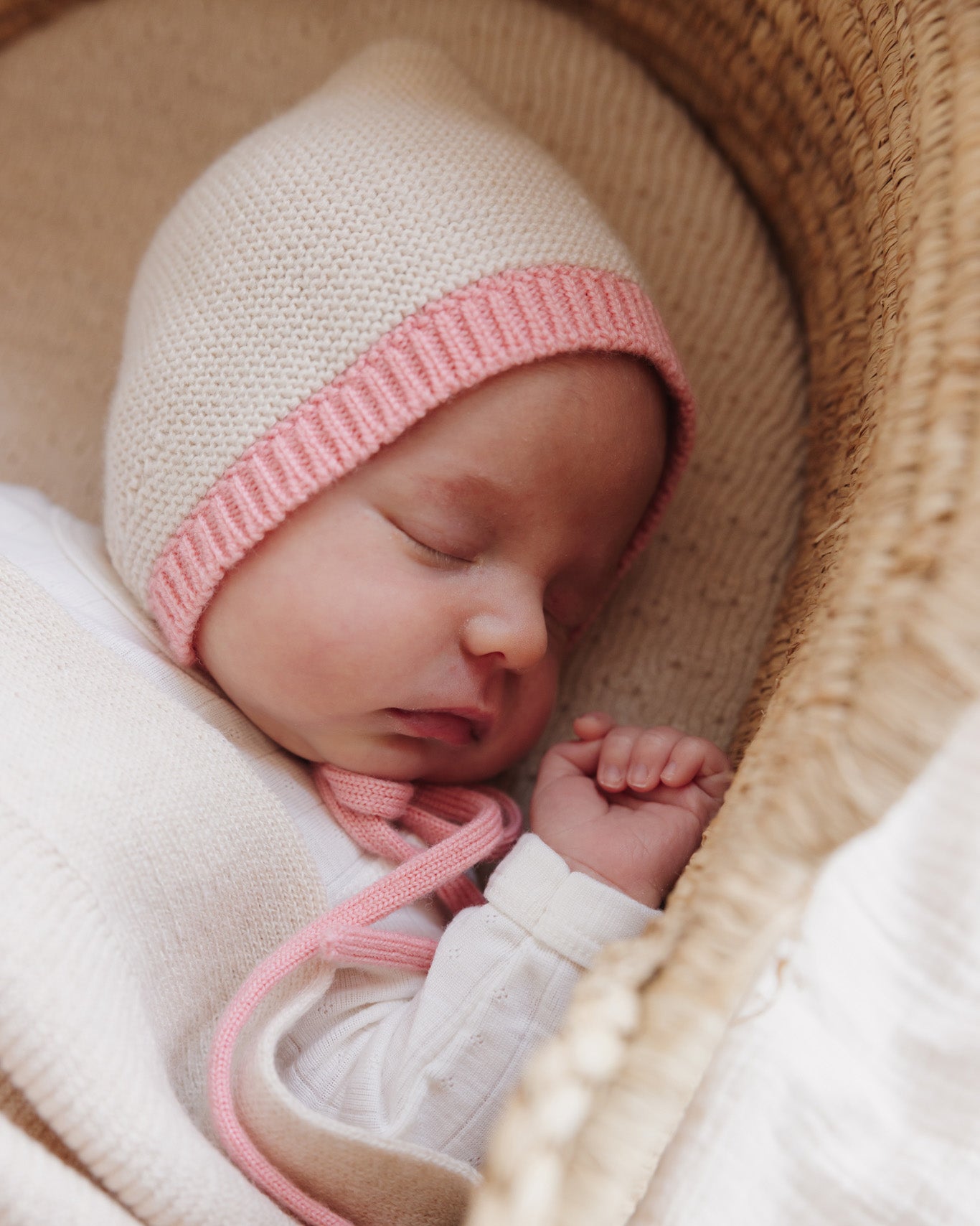 Merino Wool Bonnet - cream /bubblegum 
