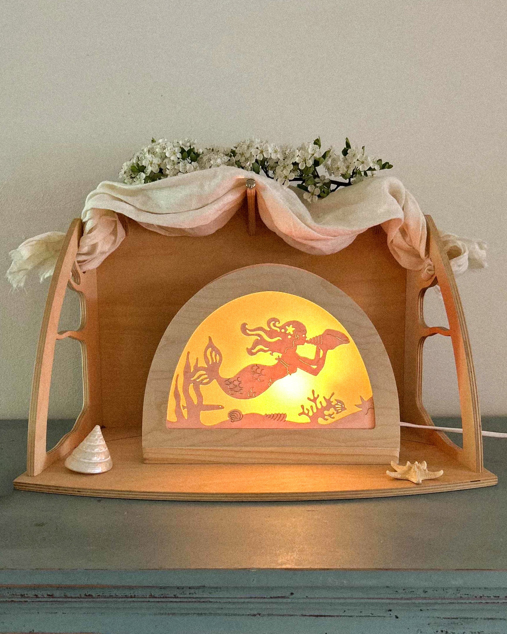 Seasonal table - small 