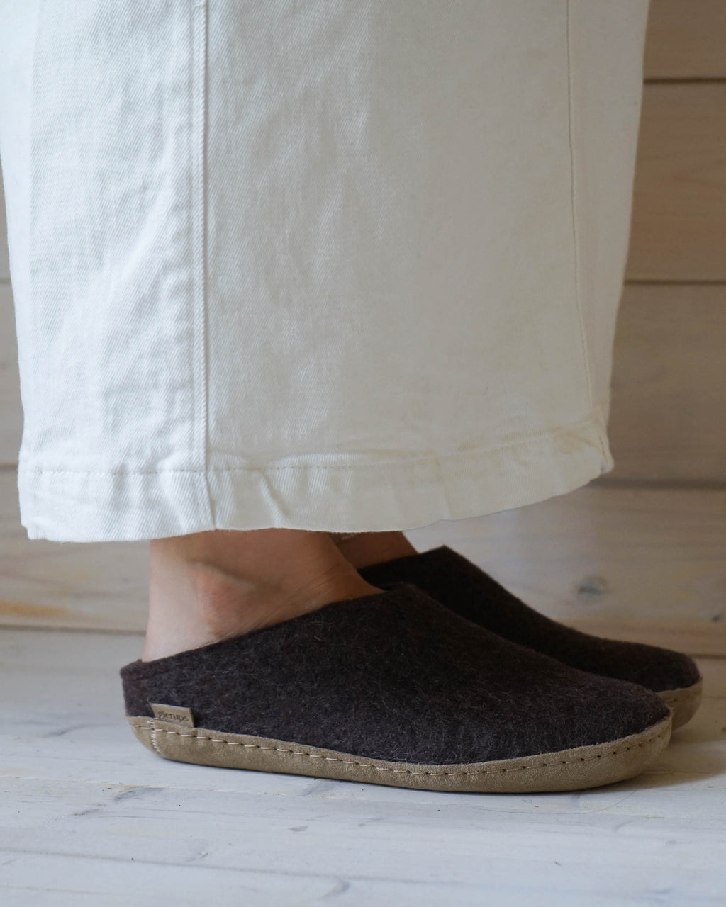 Wool slippers leather sole - chestnut