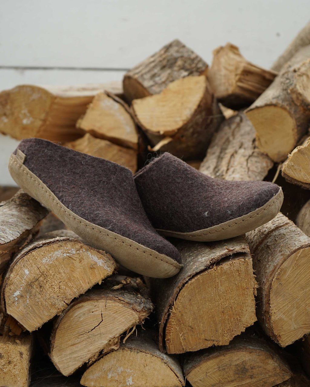 Wool slippers leather sole - chestnut