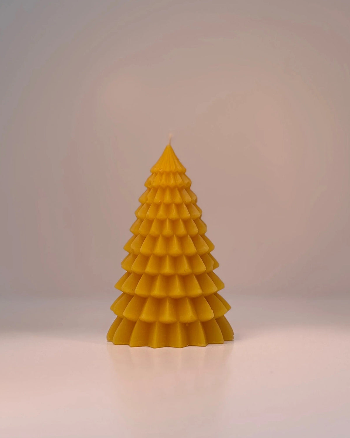 Beeswax candle - christmas tree M2