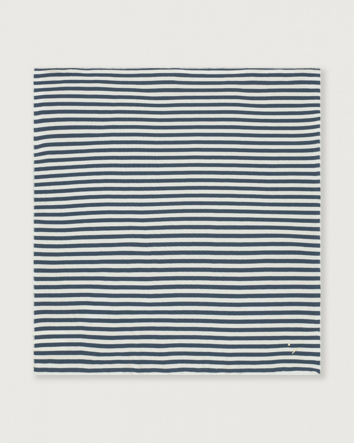 ACC034-201-22-52 swaddle scarf - blue:grey 2