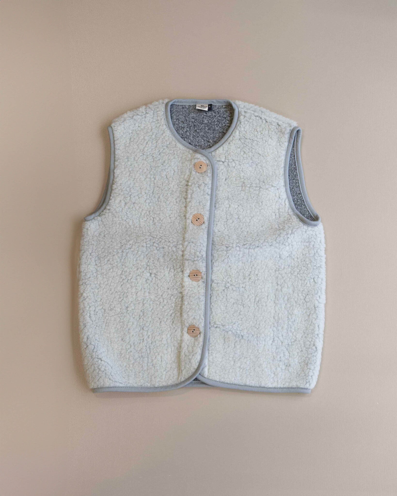 Alwero - dames vest PO - artic bear-2 copy-2
