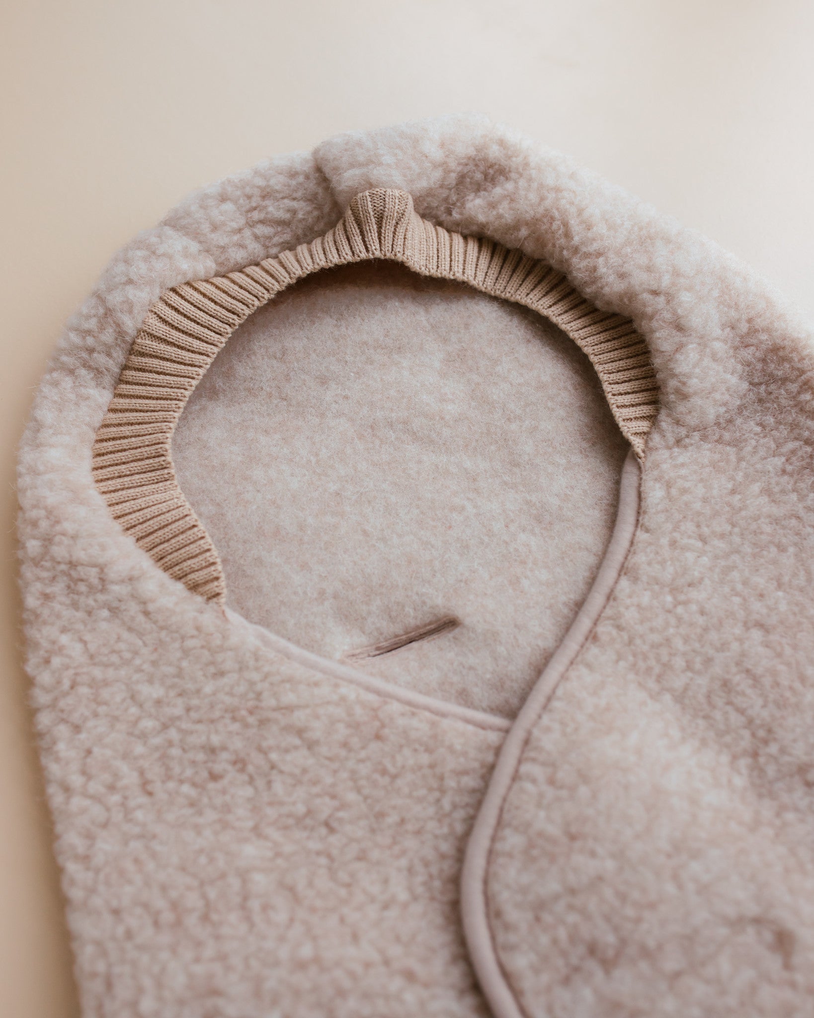 alwero Wrap-around blanket for Maxi Cosi - beige
