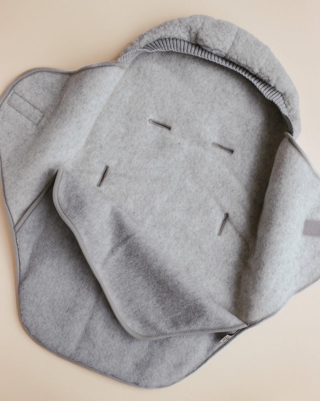 alwero-wrap-around-blanket-for-maxi-cosi-grey