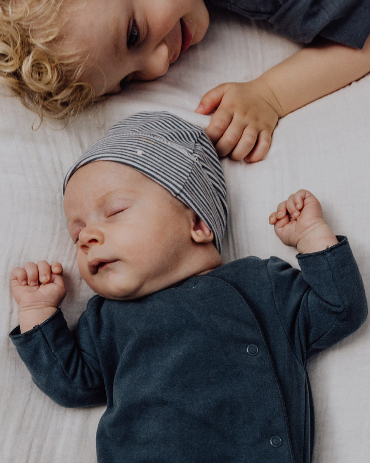 Baby beanie - blue grey-cream_