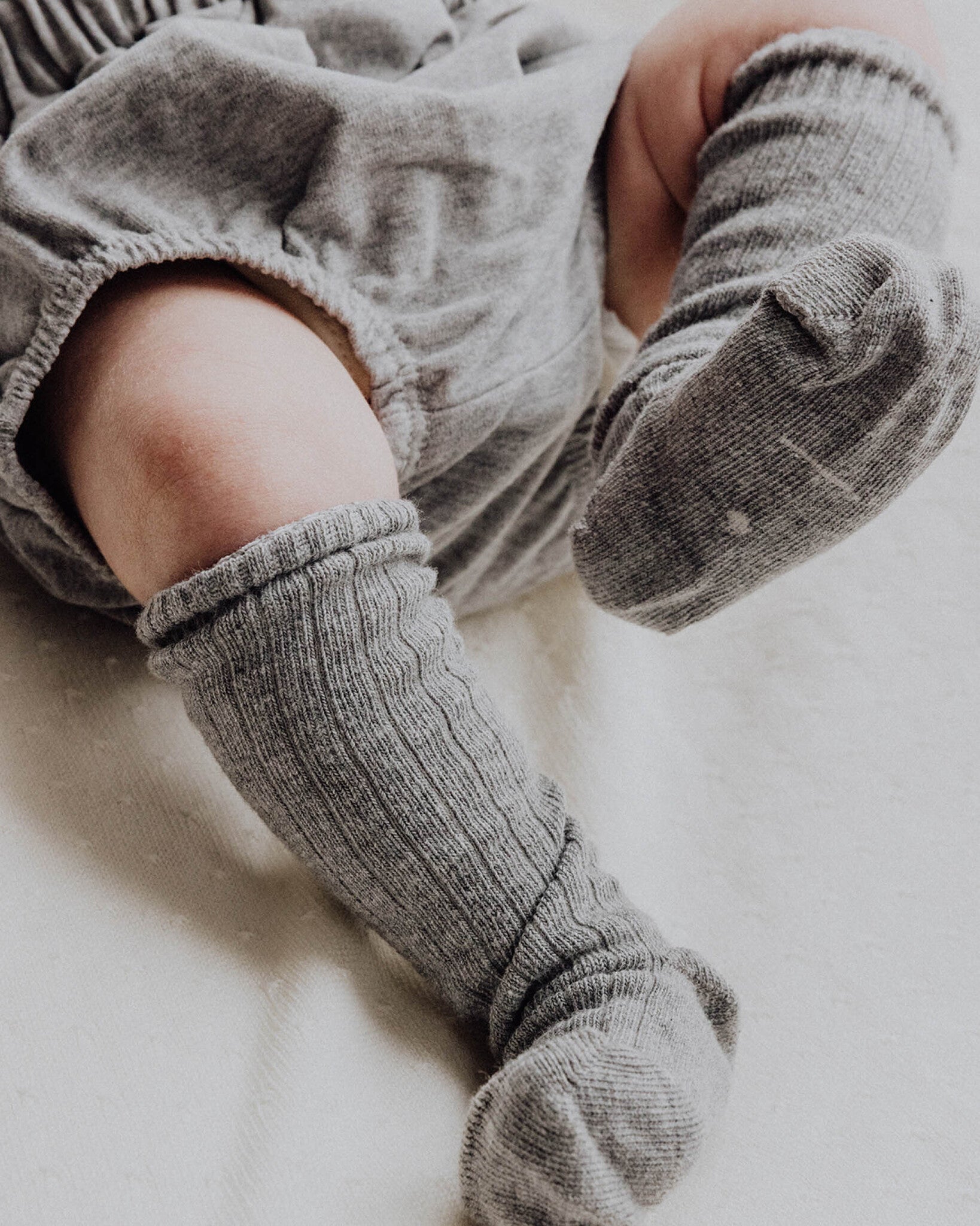 Baby rib sokken lang - grey melange