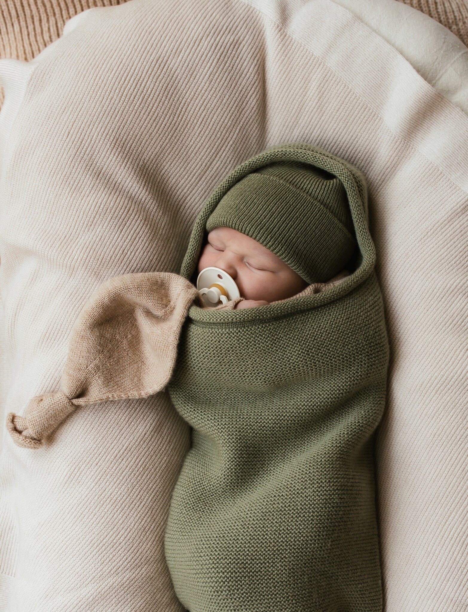 BEANIE FONZIE NEWBORN ARTICHOKE