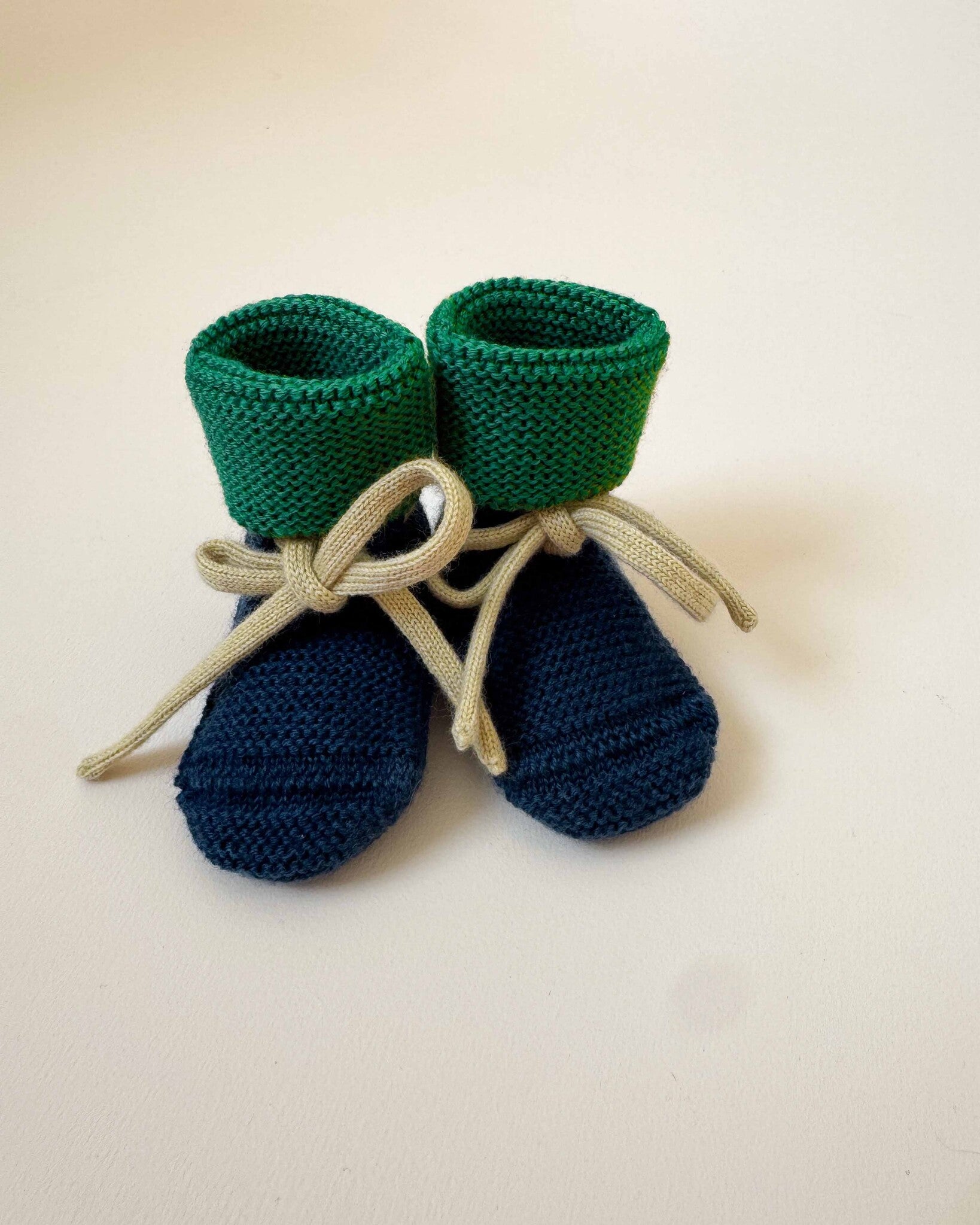 BOOTIES BLUE + GRASS 1- 5404027808536 +5404027808543