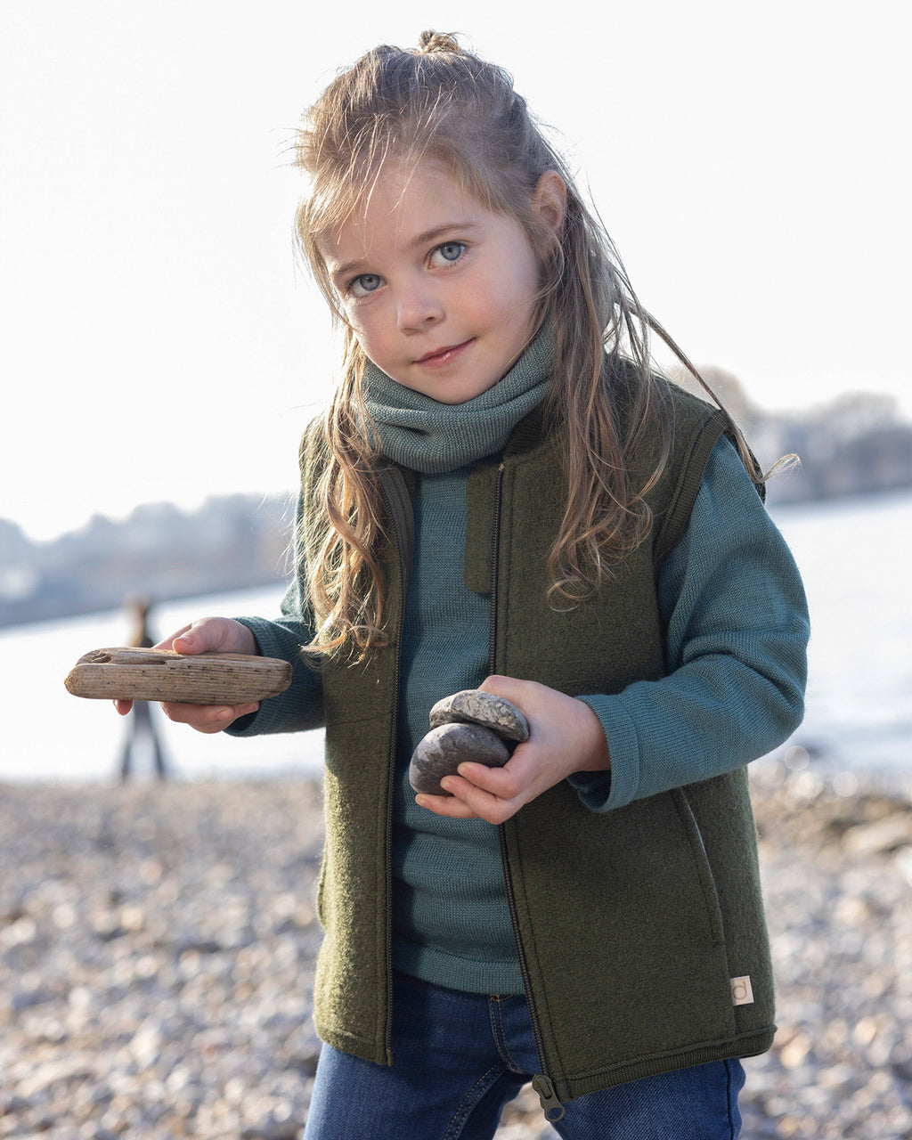 Disana - bodywarmer van gekookte wol - olive