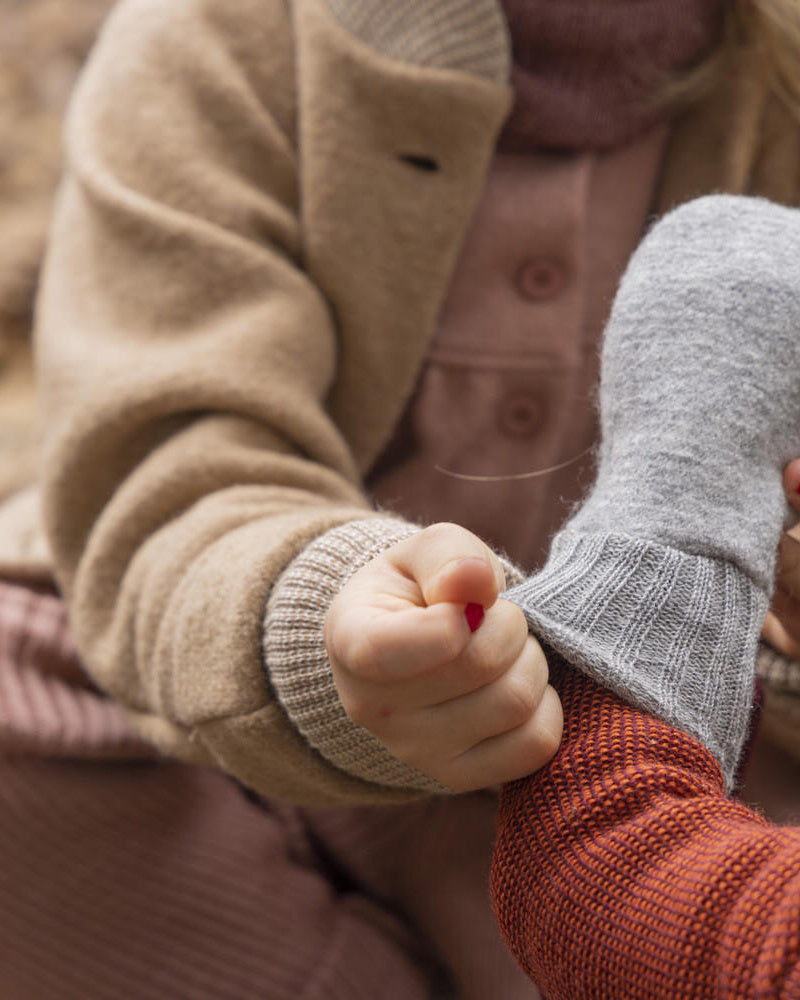 Disana Kindermantel van merino wol lifestyle 1 3