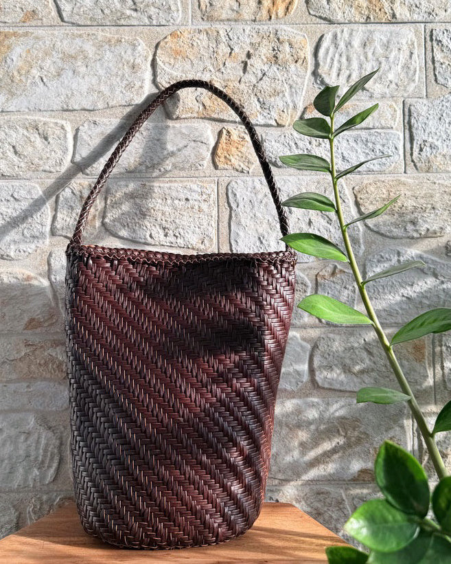 handgeweven-leren-bucket-bag-esmee-3