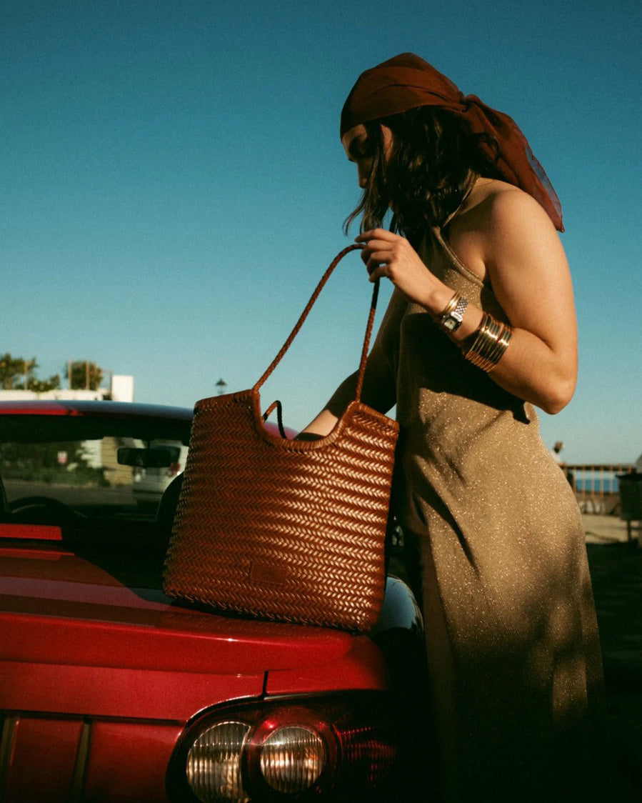 handgeweven-leren-tas-liv-caramel