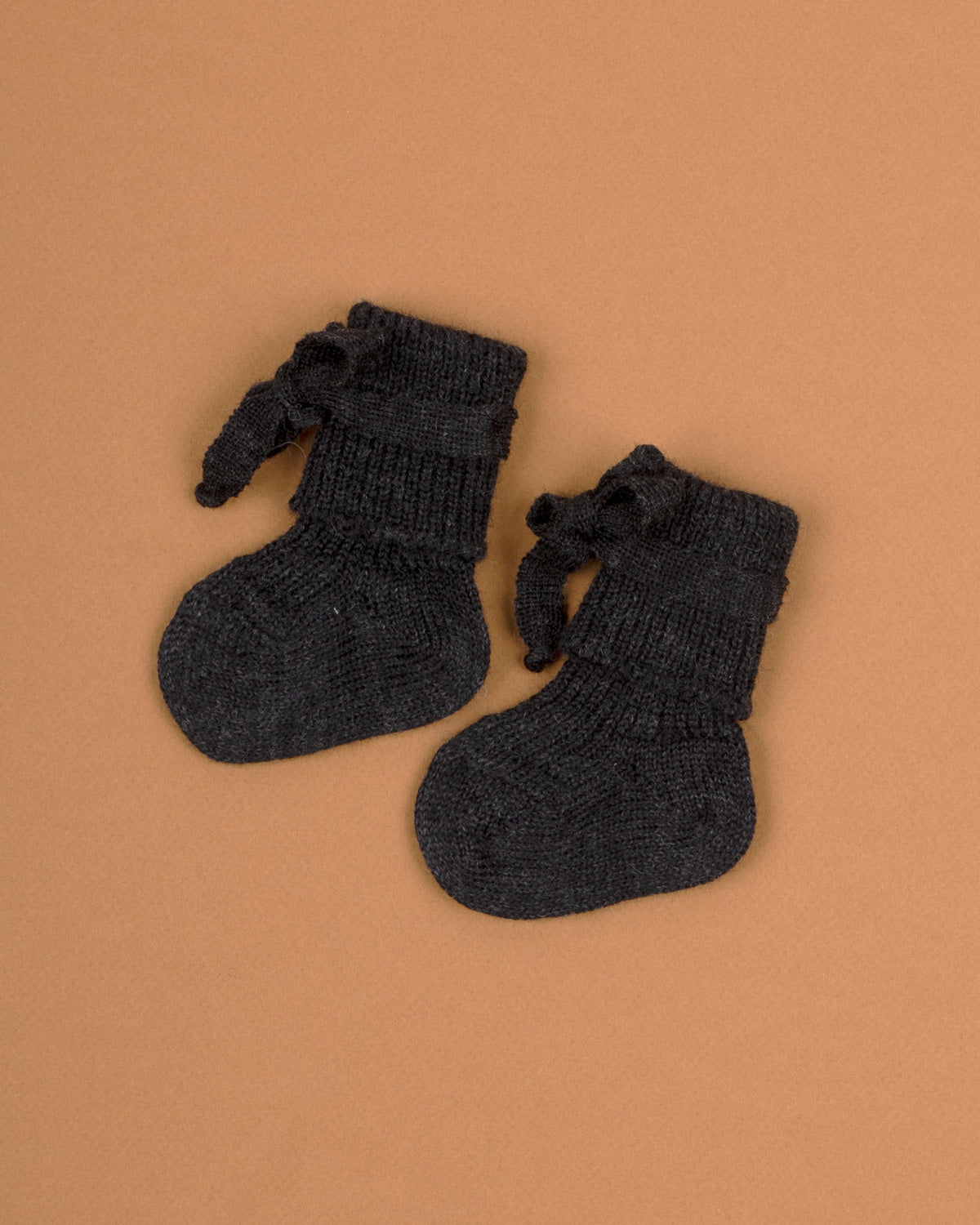 Hirsch-newborn-strik-sokjes-antraciet-ziloen