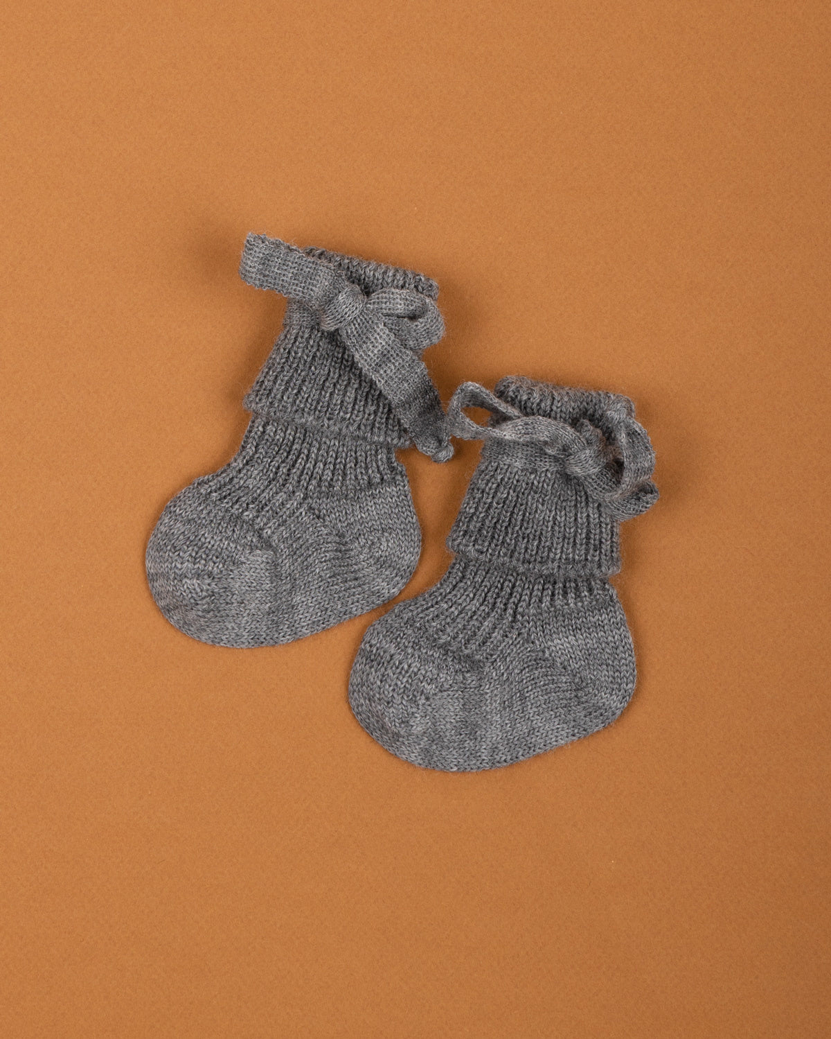 Hirsch-newborn-strik-sokjes-grijs-ziloen