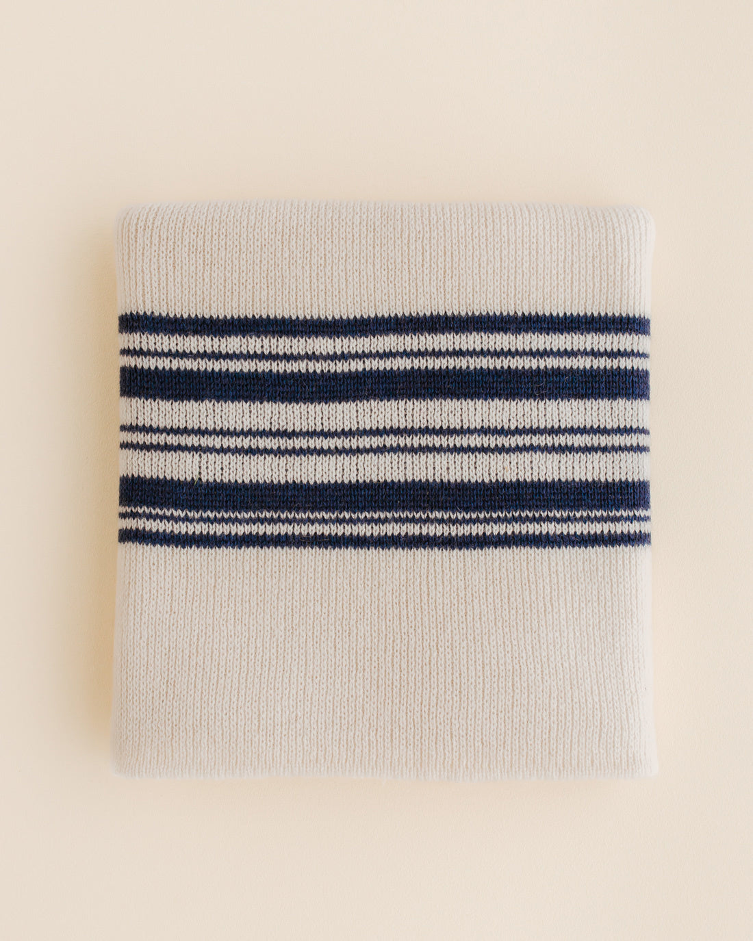 hvid-Baby-deken-van-wol-Gilbert---blue