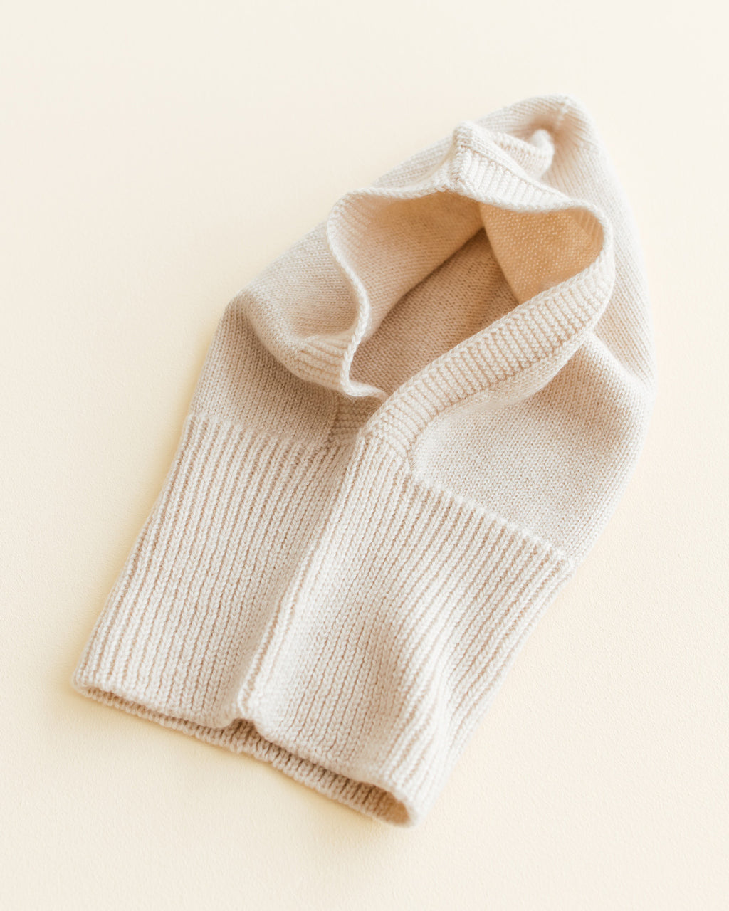 Hvid-Balaclava-van-merino-wol-Eddy---cream