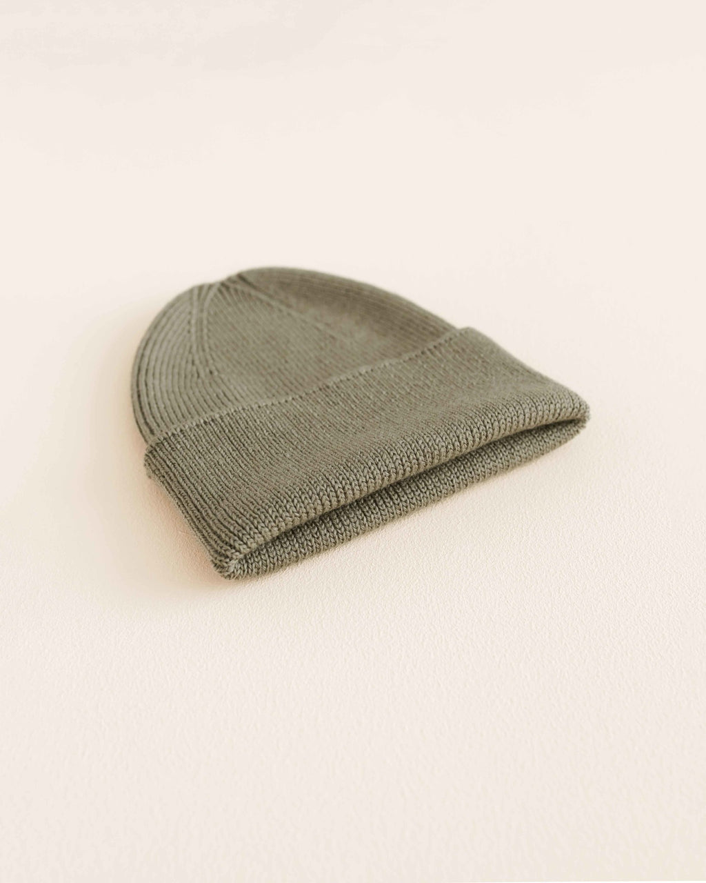 hvid Beanie Fonzie newborn - artichoke