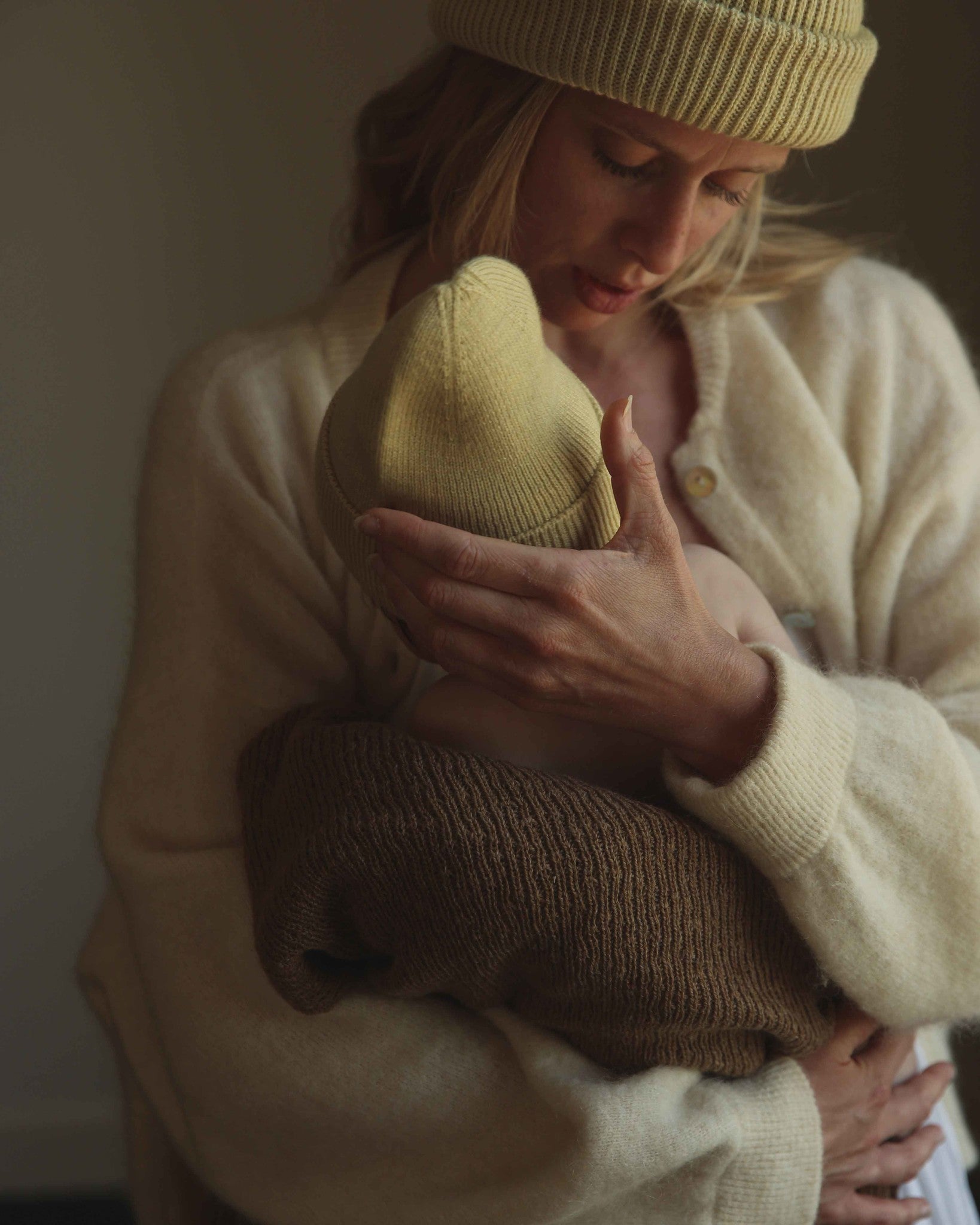 hvid Beanie Fonzie newborn - light yellow 2
