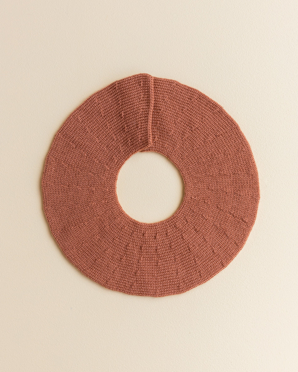hvid-Collar-kraag---brick