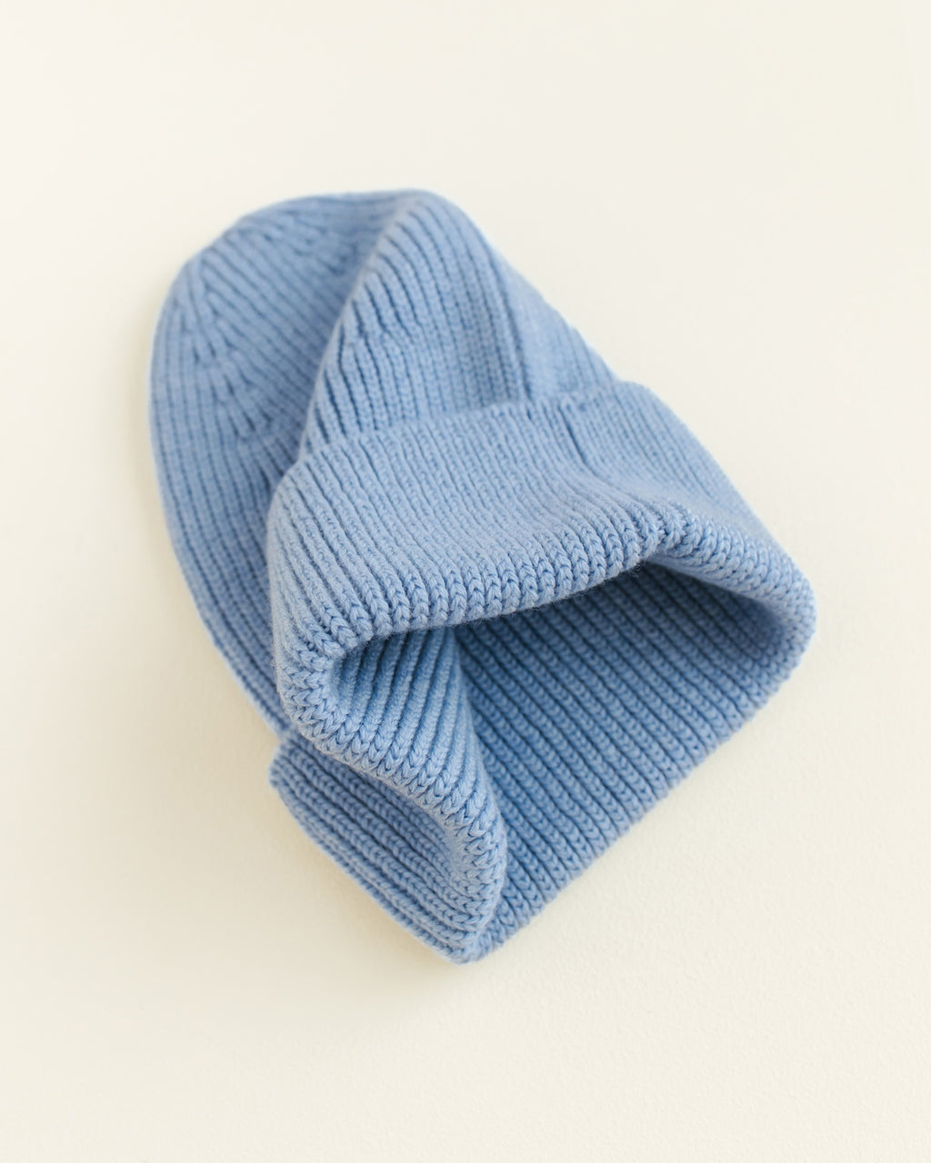 Hvid-Dikke-ribbeanie-Fonzie---light-blue-2