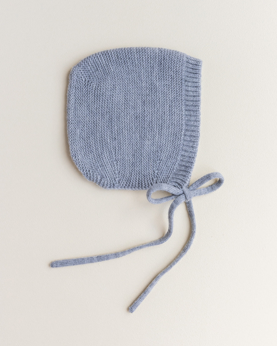 hvid-Mutsje-van-merino-wol---grey-melange