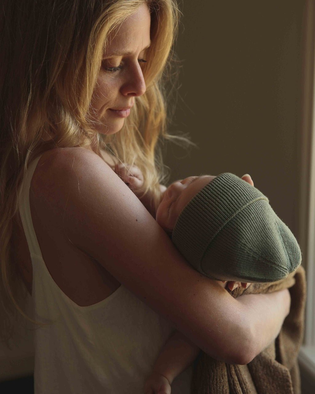 Hvid Ribbeanie newborn Fonzie - artichoke 2.0