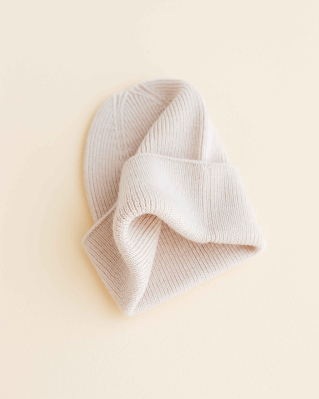 Hvid Ribbeanie newborn Fonzie - cream 3