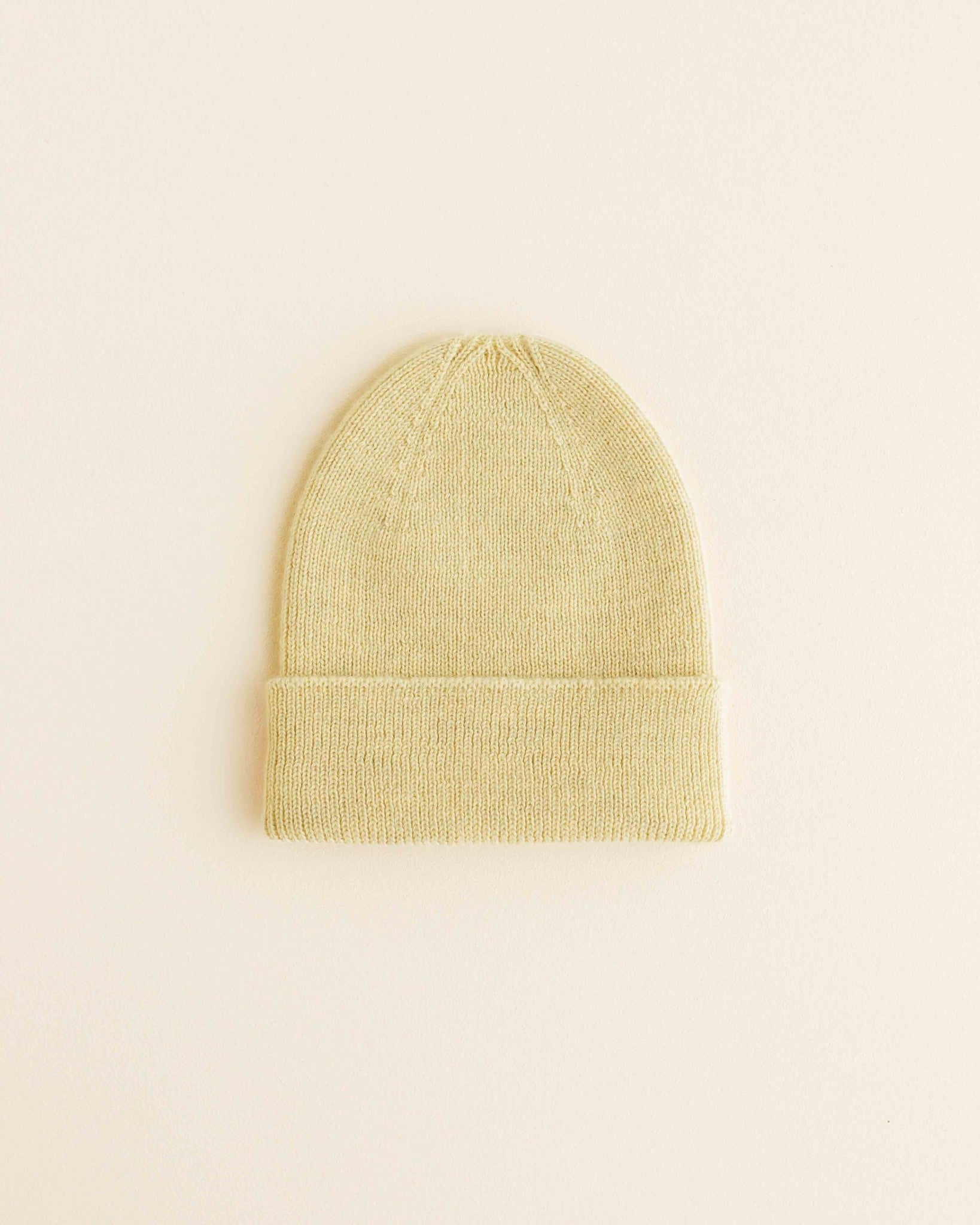 hvid Ribbeanie newborn Fonzie - light yellow