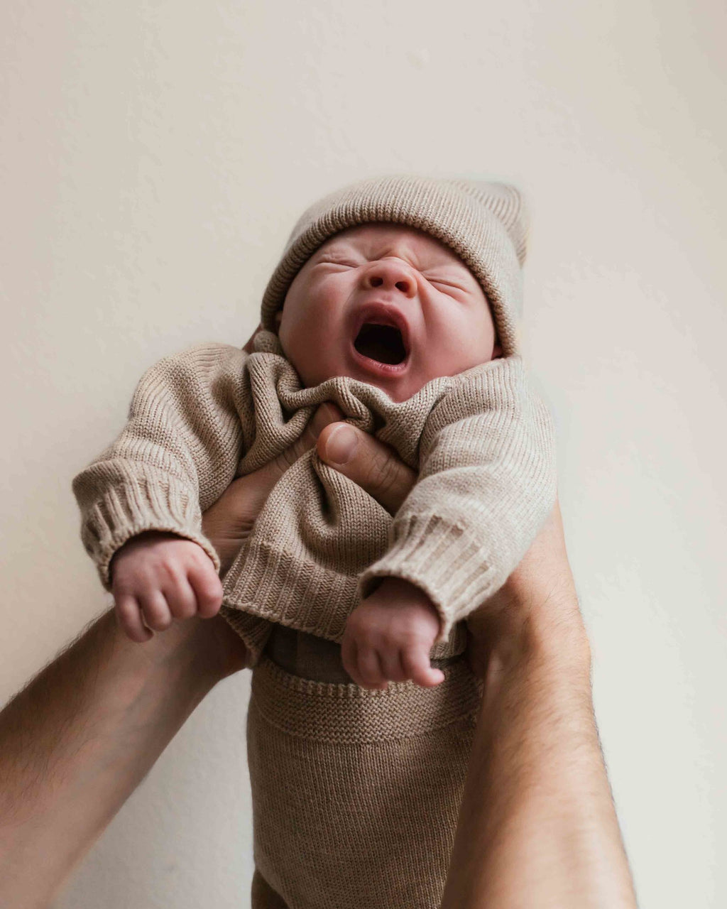 Hvid SWEATER SAND-PANTS SAND-NEWBORN BEANIE SAND