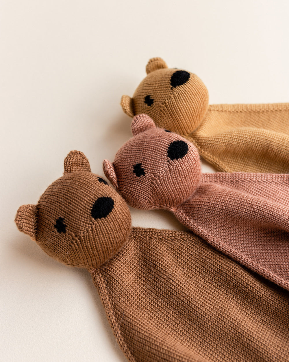Hvid-TEDDY-TOKKI-cuddle