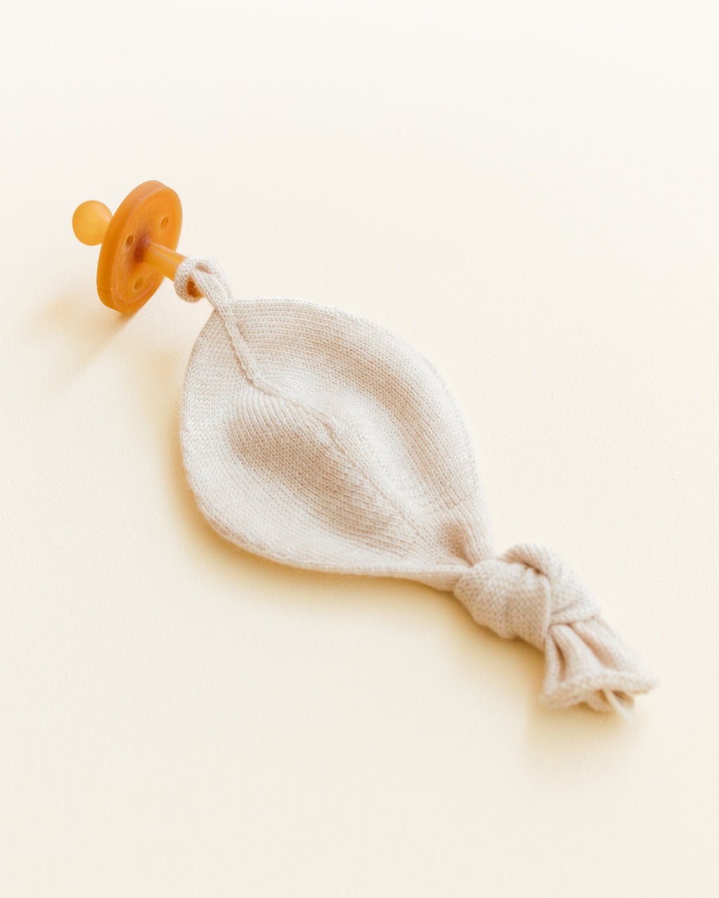 Hvid-Titi-speen--en-knuffeldoekje---cream-3