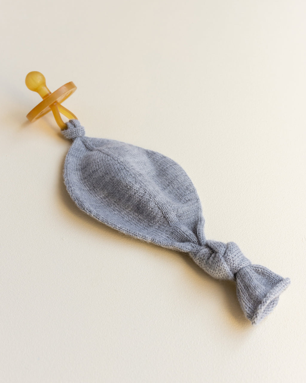 hvid-Titi-speen--en-knuffeldoekje---grey-melange-2