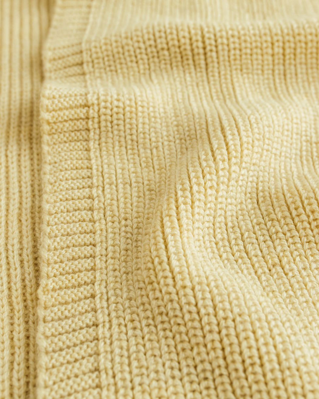 Hvid-Wollen-sjaal-Gustave---light-yellow-4