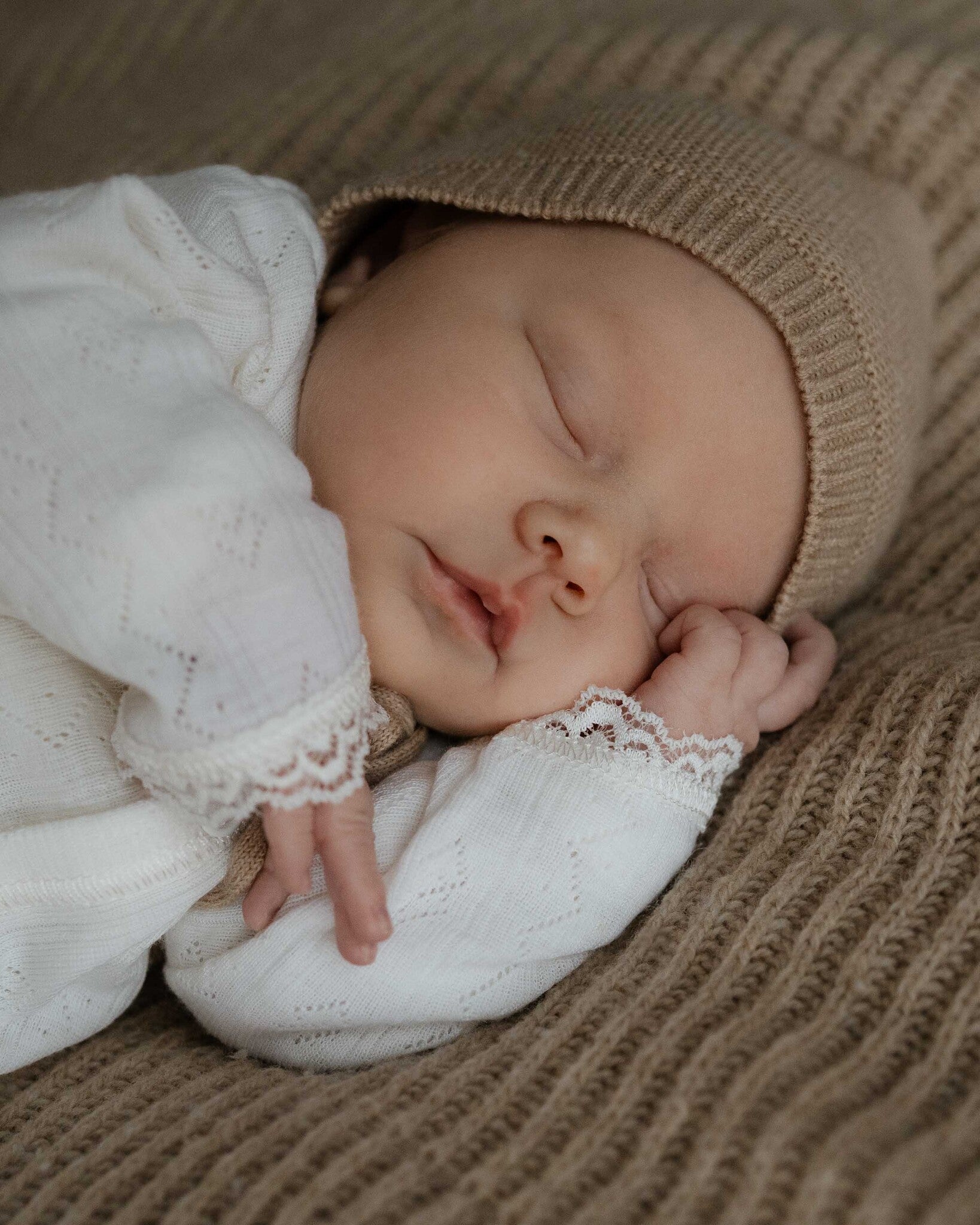 joha-onesie-ajour-naturel-atrosanneverheij-2