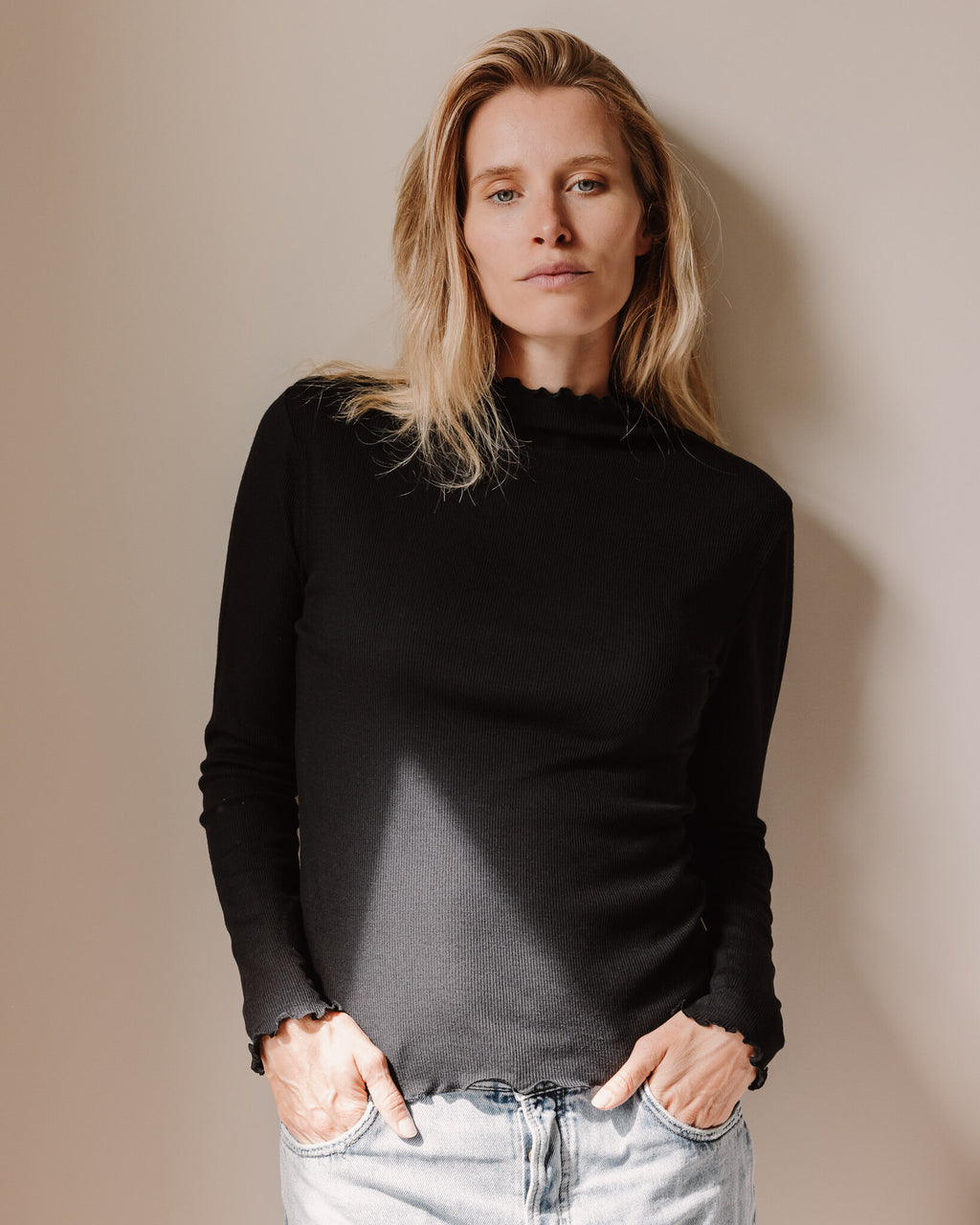 kate-longsleeve-met-turtle-neck-zwart