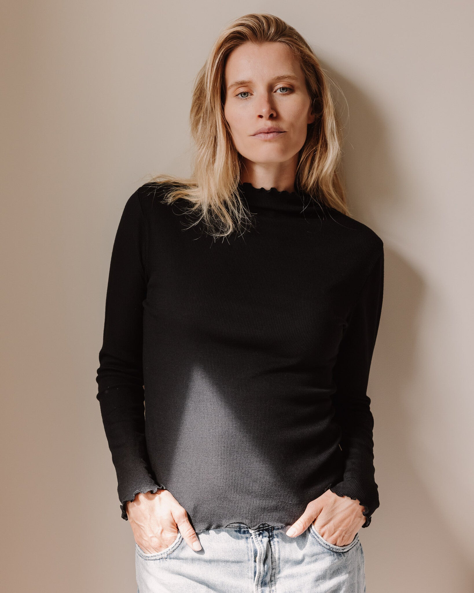 kate-longsleeve-met-turtle-neck-zwart