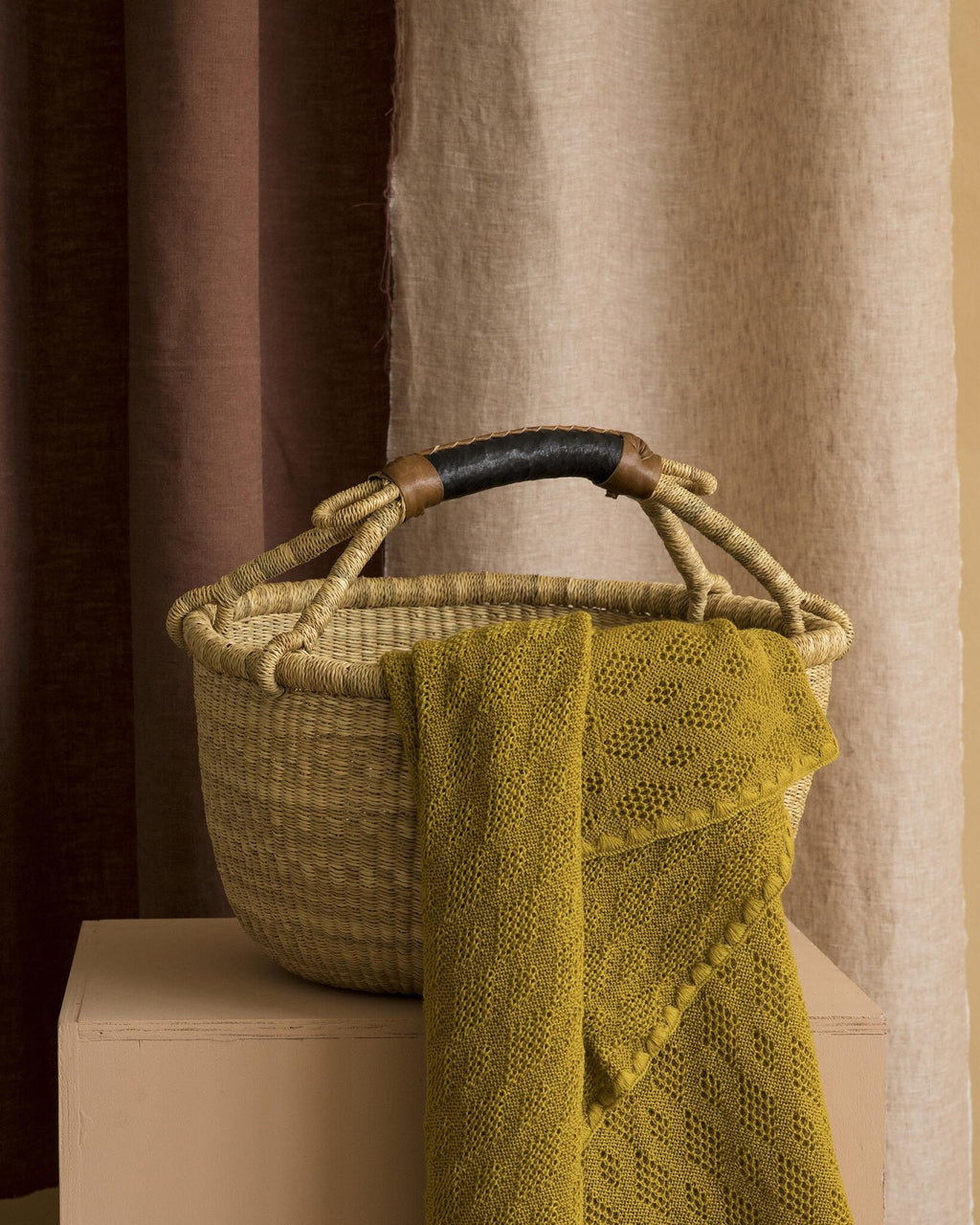 Mand hand gevlochten