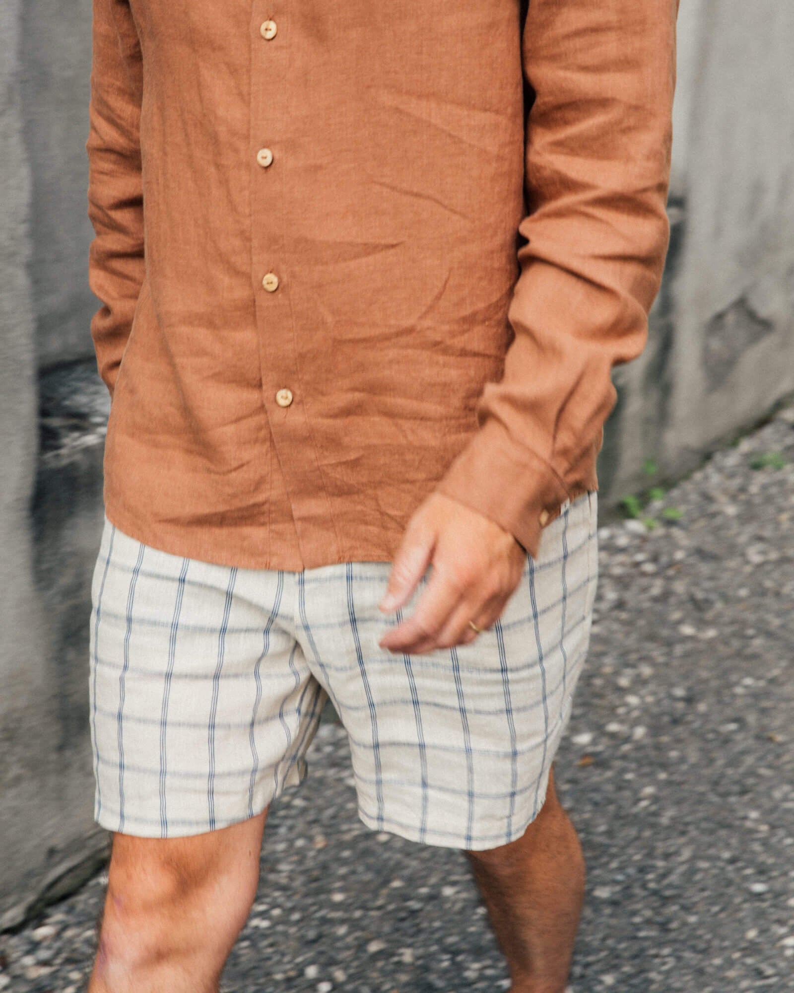 Matona-SS25-Mood-Men-Casual-Shirt-coffee-Linen-Shorts-blue-net-5