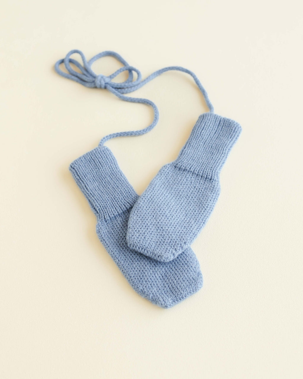 MITTENS LIGHT BLUE 2