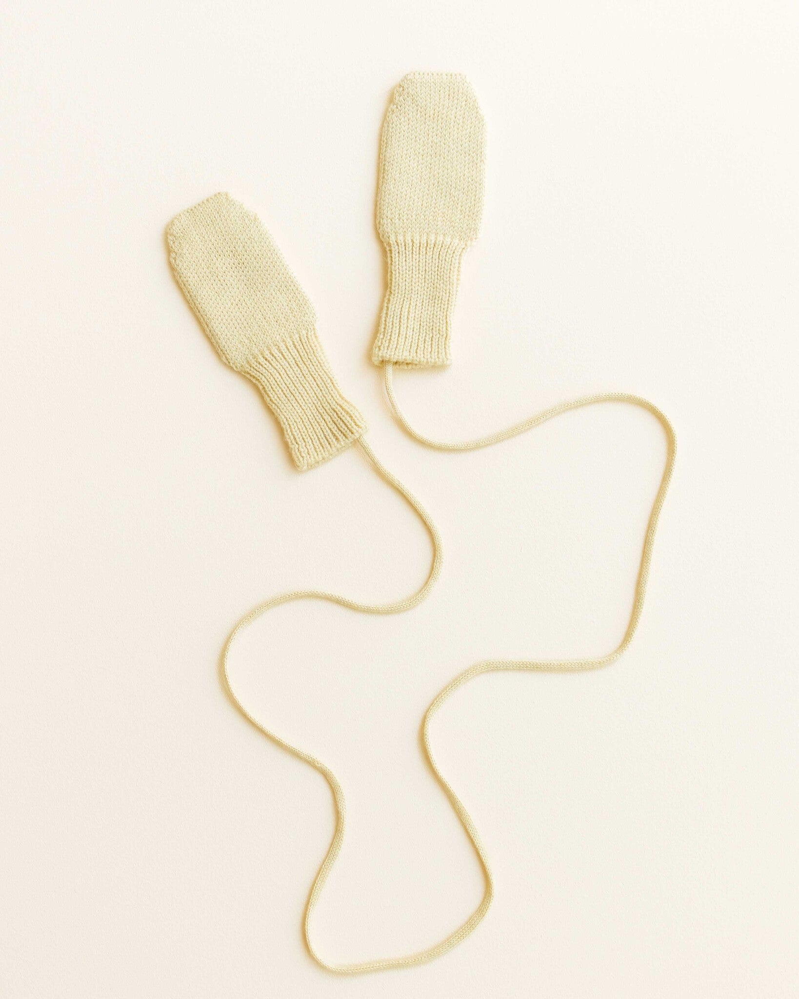 MITTENS LIGHT YELLOW 1