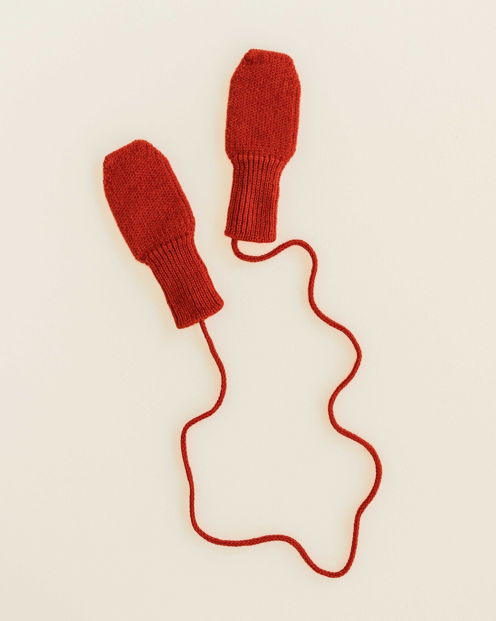 MITTENS RED 3