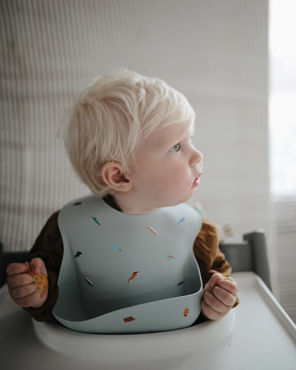 Muchie-baby-silicon-bibs-cars