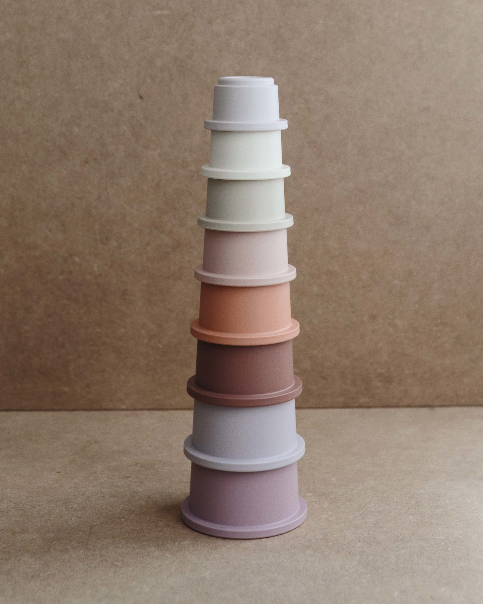 Mushie stapeltoren pastelkleuren 7O0A6738