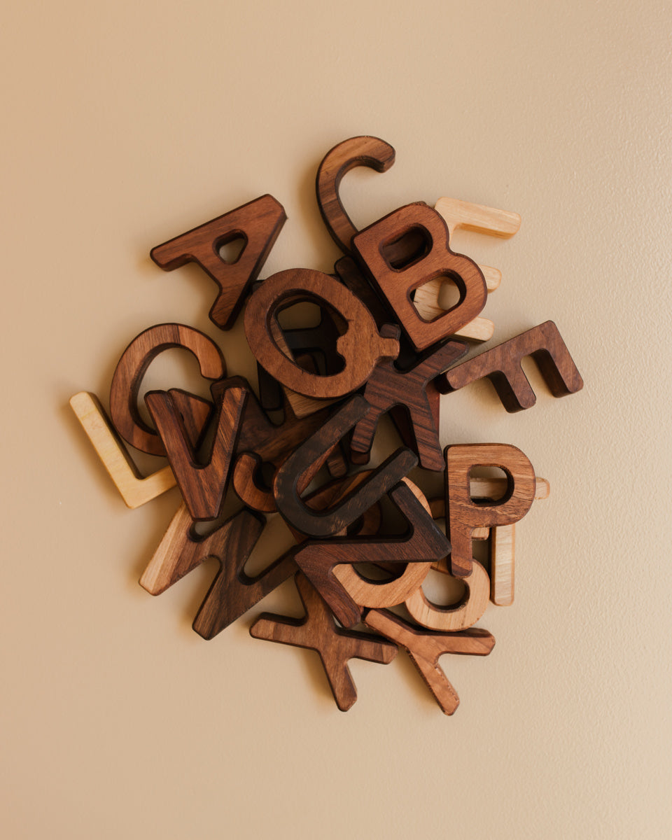 Oyuncak walnut wooden alphabet copyright Ziloen