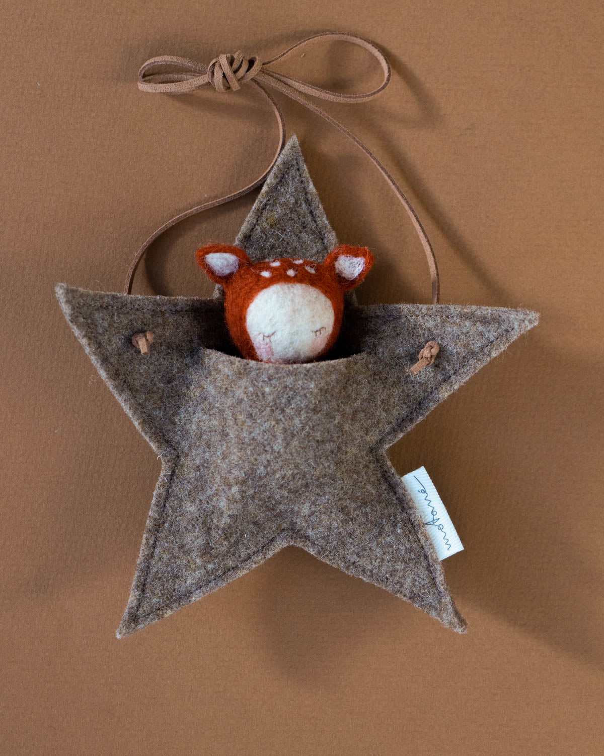 Studio-Motane-fawn-rust-start-pocket-doll