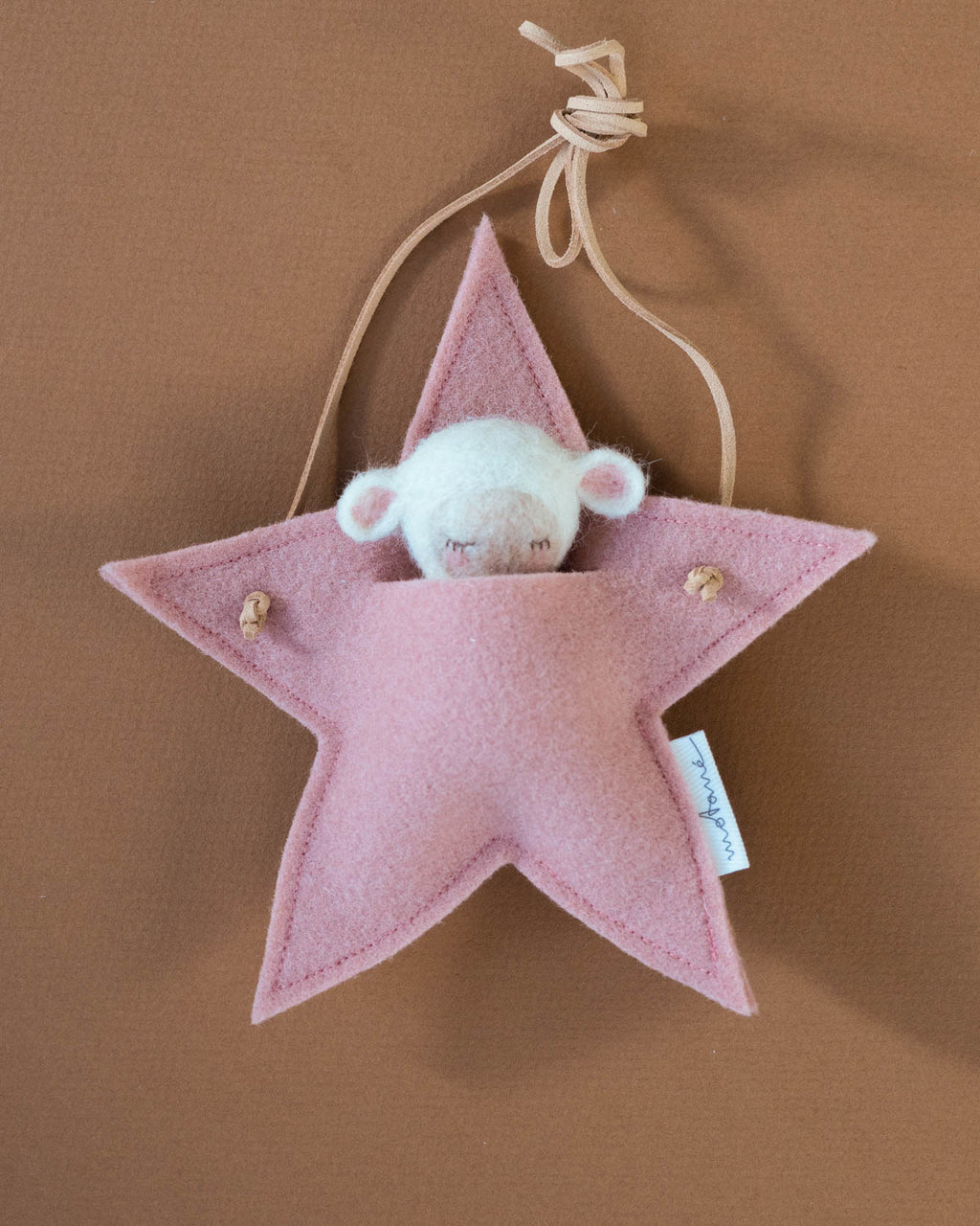 Studio-Motane-lamb-white-start-pocket-doll