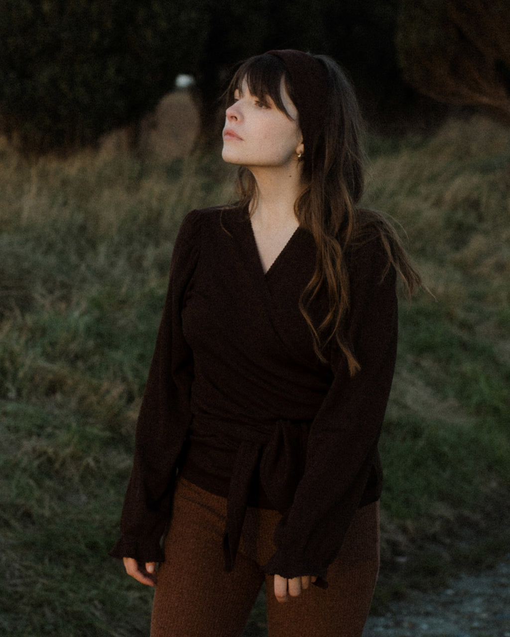Unaduna wrap arond blouse wool dark brown kladdkaka