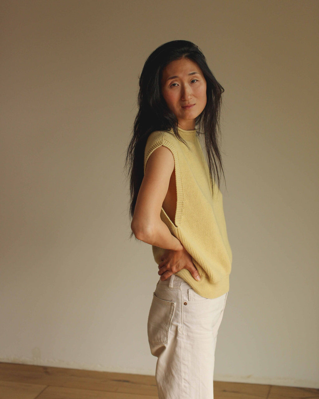 VEST HELLE LIGHT YELLOW DETAIL 2